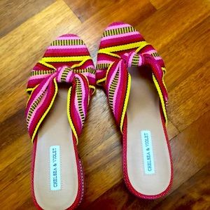 Adorable sandals beautiful colors! Never worn!!